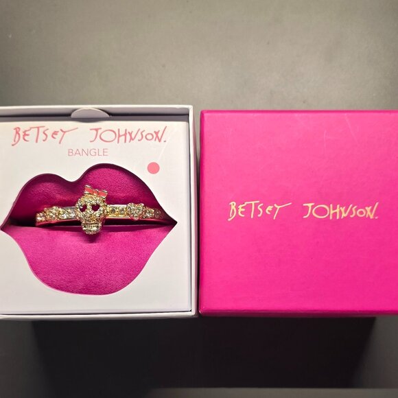 Betsey Johnson Bracelet - Picture 1 of 11